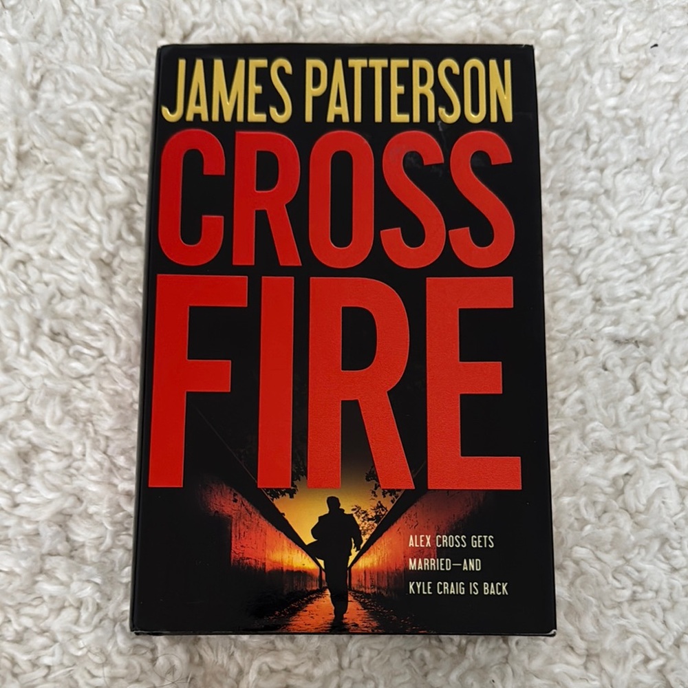 ⛱️2/$5⛱️James Patterson 'Cross Fire' Book, hardcover, 2010